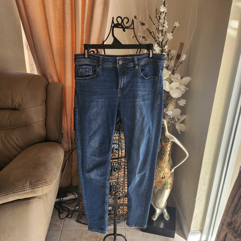 Zara jeans size 6